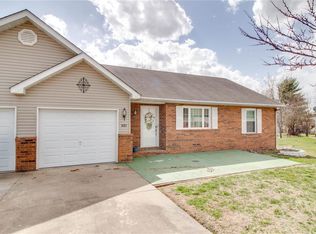 1012 Angela Ct, Jerseyville, IL 62052