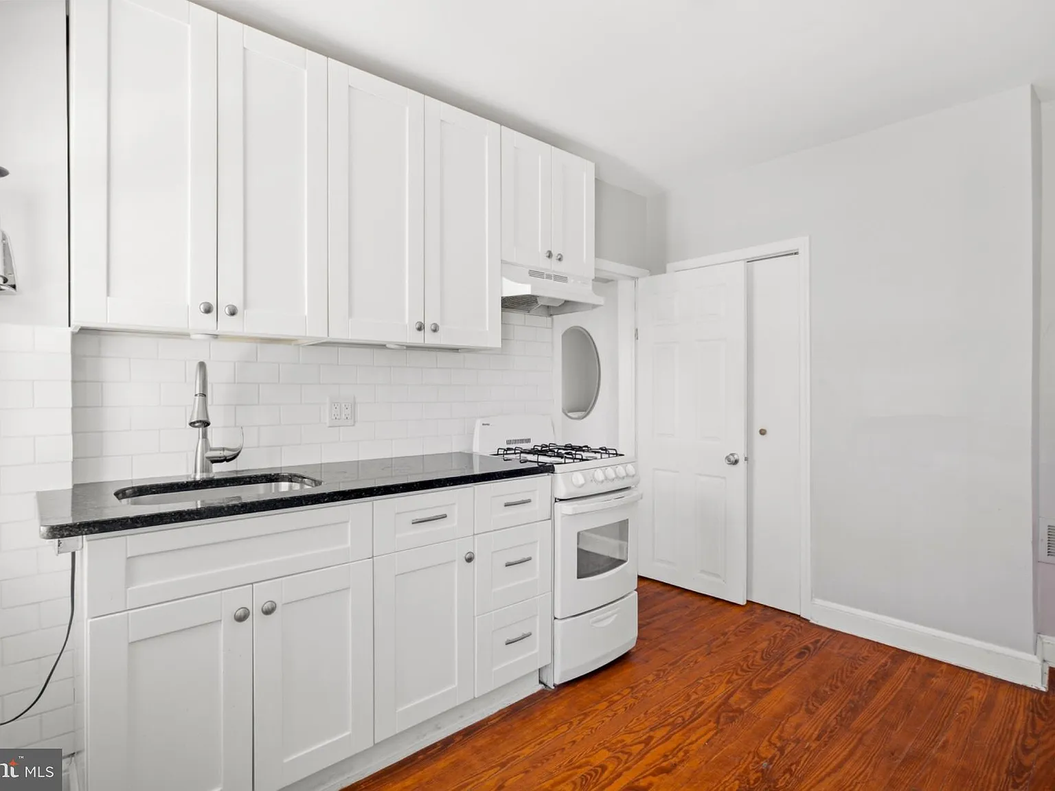 2 bed, 1.5 bath, $1,700 — Photo 2