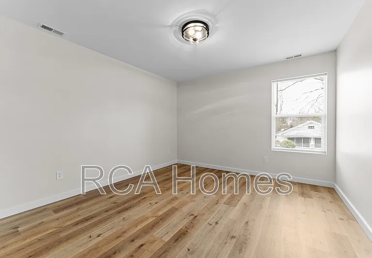 3449 E 26th St — Photo 10