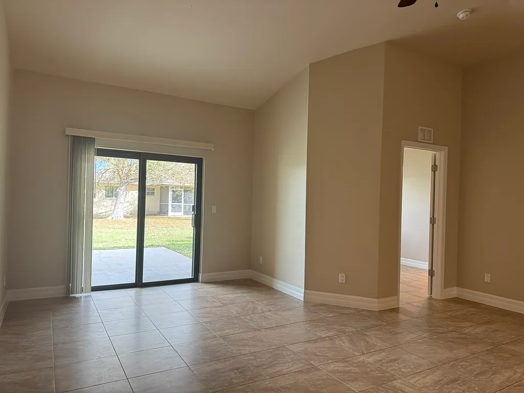 SW 1st Ave, Cape Coral — Photo 2