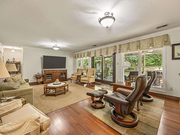 4th image of 107 Oak Trl