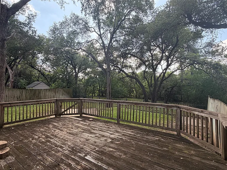 7422 Dallas Dr — Photo 15