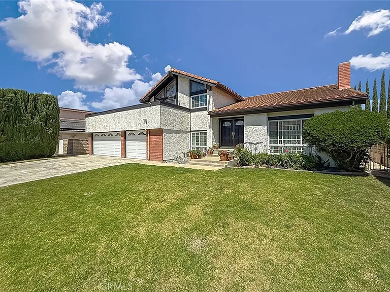 3301 Blue Ridge Ct — Photo 3