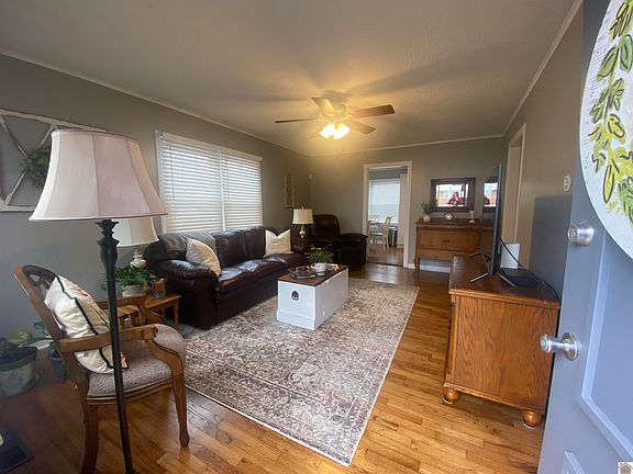 3rd image of 269 Navaho Dr