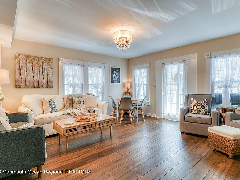69 Franklin Ave #1 — Photo 15