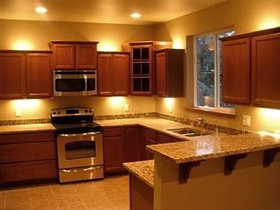 2nd image of 827 N Shore Dr