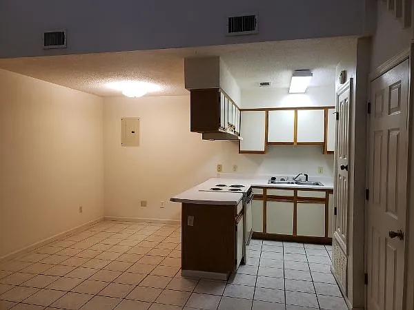 1 bed, 800 sqft, $1,225 — Photo 4