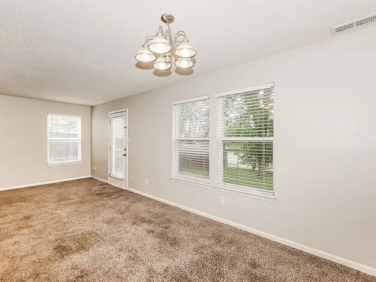 441 Overland Dr — Photo 8