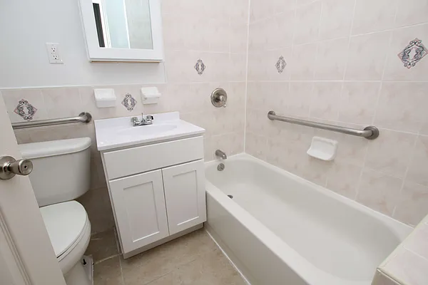 Rented by Nooklyn NYC LLC | media 8