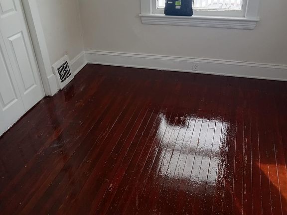 4th image of 10305 Elwell Ave #2