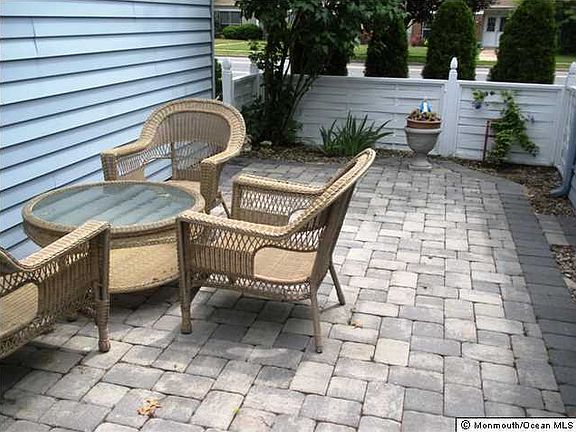 5th image of 523 Huntington Drive #B