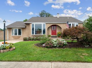 22 Hastings Rd, Hamilton, NJ 08620