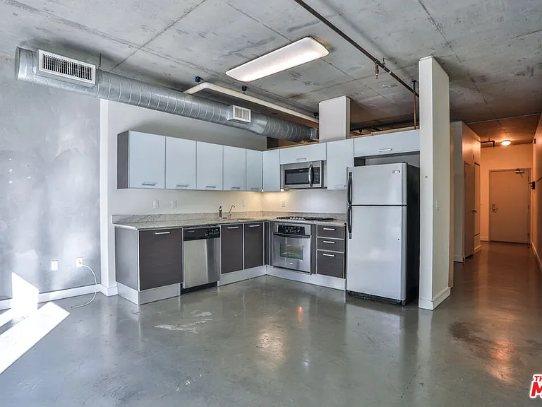 645 W 9th St #201 — Photo 2