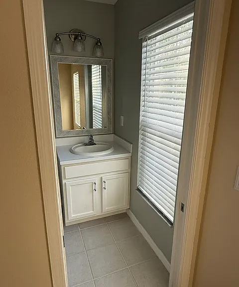 Bedroom 2 Bathroom