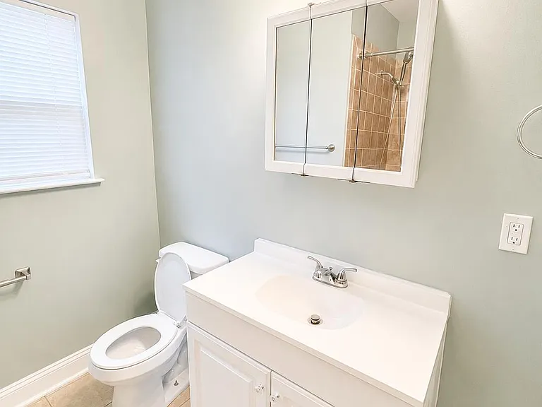 1103 Colonial Ave — Photo 16