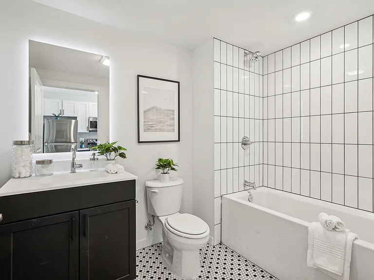 The Isaac — Photo 6