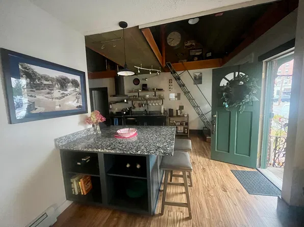 65 Middle St #A, Manchester, NH 03101