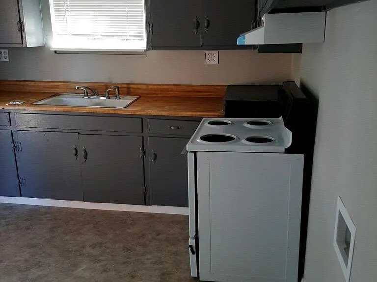 904 Aelise St — Photo 4