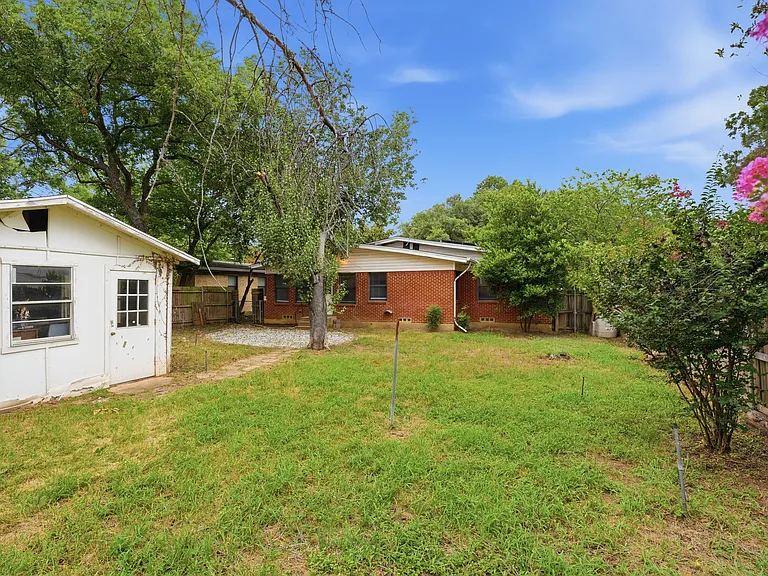 1510 Juanita Dr — Photo 24
