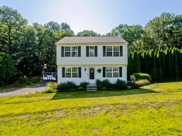 14 Scott Hollow Dr, Holyoke, MA 01040