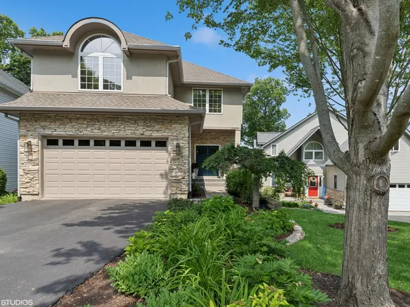 21309 W Crescent Dr, Mundelein, IL 60060