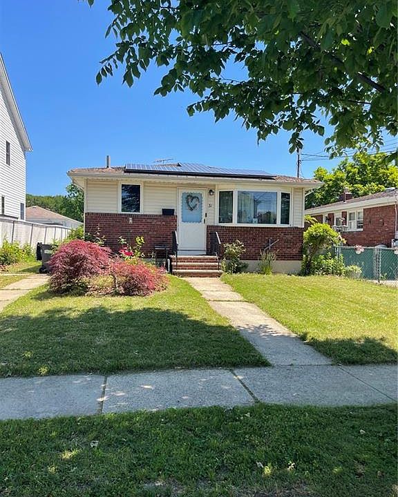2nd image of 31 Chesterton Ave