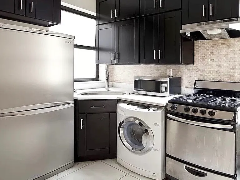 216 W 108th St #4R — Photo 4