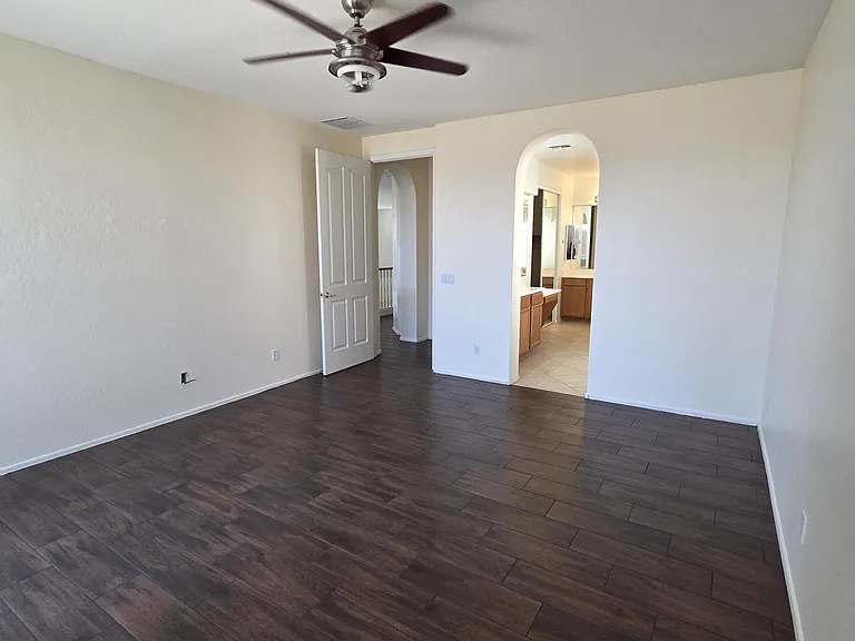 2709 W Redwood Ln — Photo 24