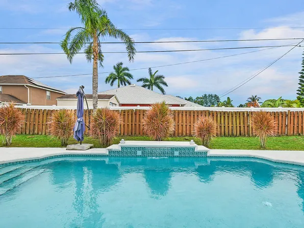 1592 SW Aledo Lane, Port St Lucie, FL 34953