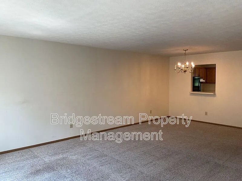 2 bed, 2.5 bath, 1200 sqft, $1,100 — Photo 4