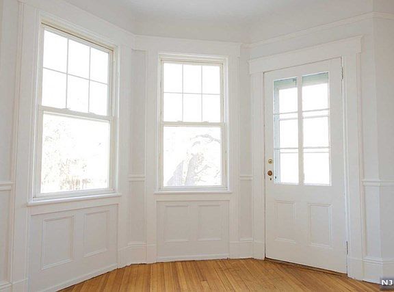 5th image of 13 Oxford St Unit 2