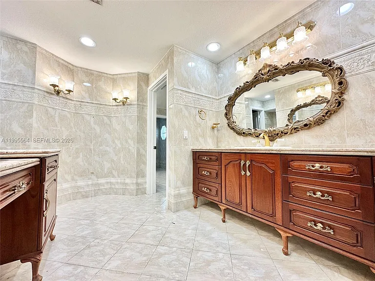 5023 NW 94th Doral Pl — Photo 48