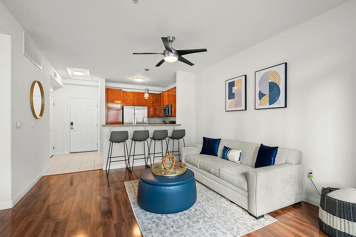 1 bed, 606 sqft, $4,000 — Photo 2