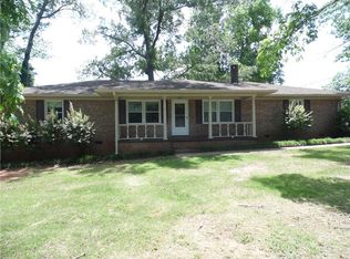 414 Fernwood Dr, Seneca, SC 29678