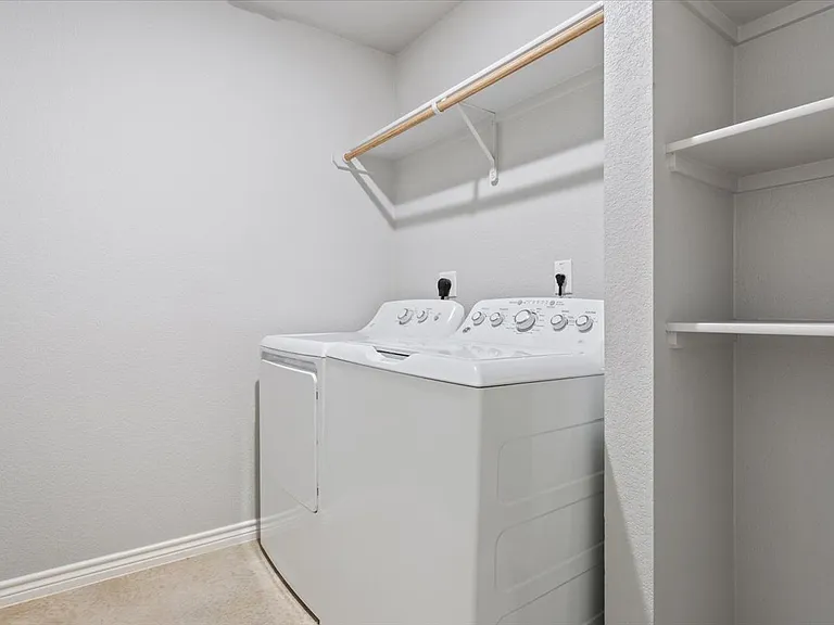 1468 Dryden Ave — Photo 28