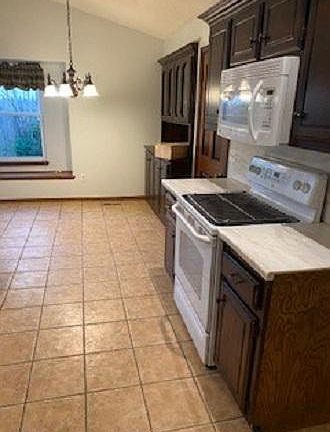 Kitchen looking right and breakfast nook