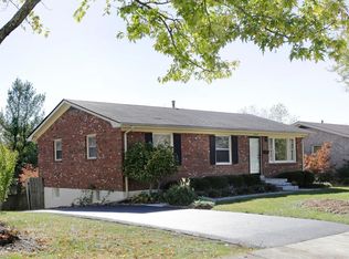 2764 Lockhurst Rd, Lexington, KY 40517