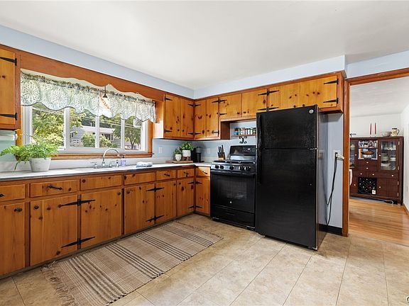 5th image of 106 Jane Dr