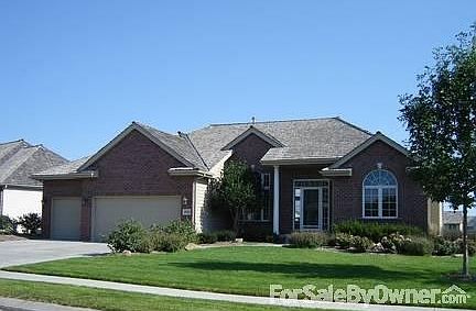 Front
						:
						Great landscaping.