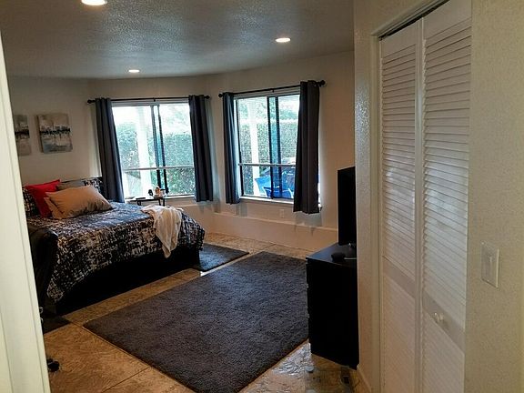 Large bedroom with walkin closet