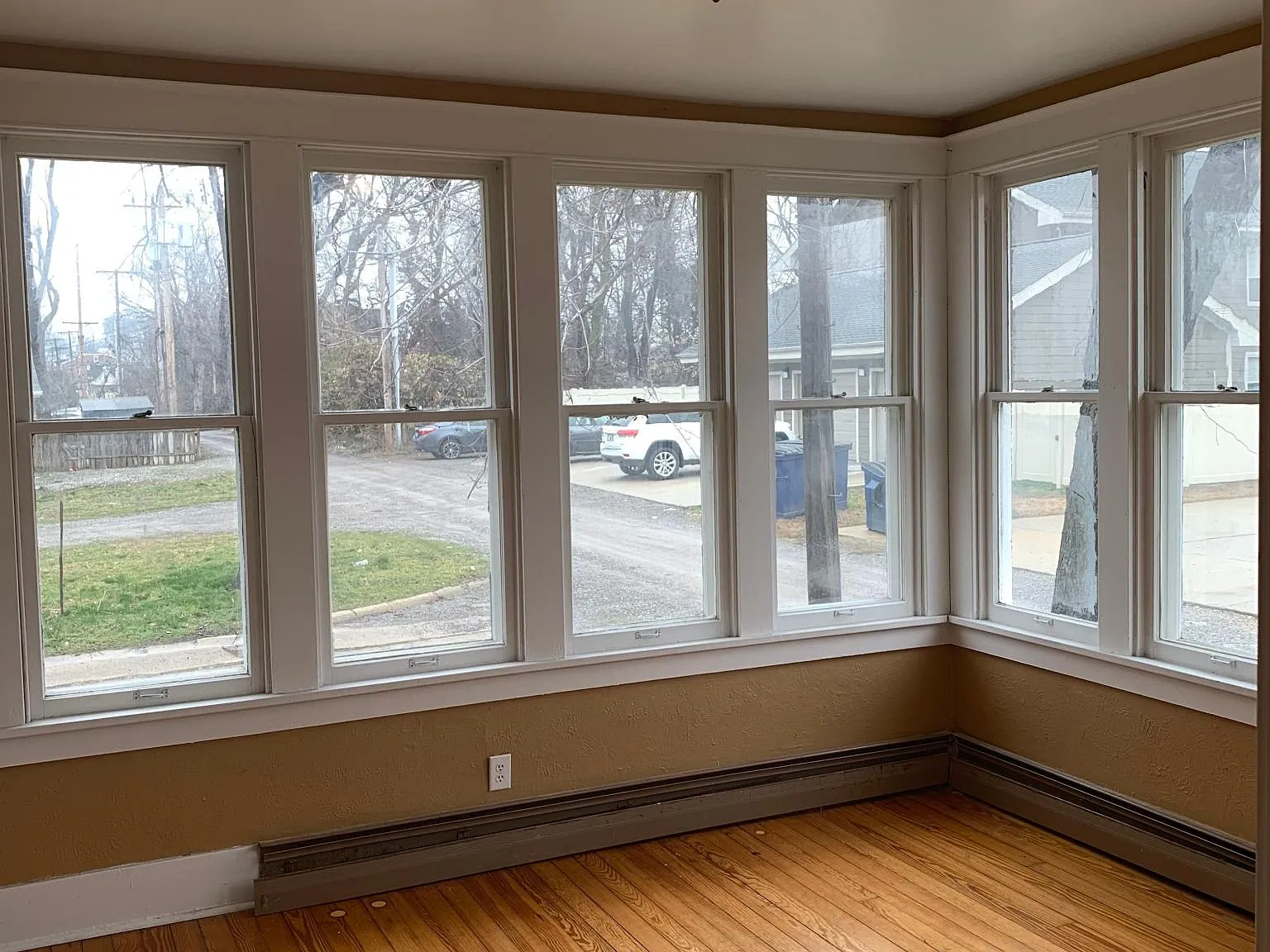 3 bed, 1311 sqft, $970 — Photo 4