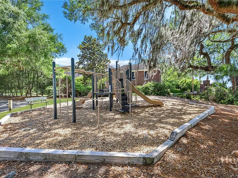 Palm Grove Ct — Photo 39