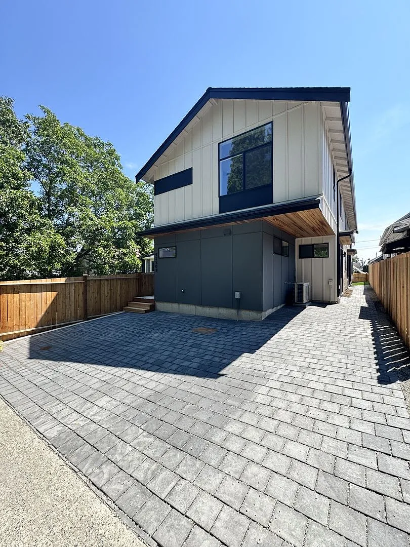 Brand new 2 bed 2.5 bath 2-story home in south Seattle — Photo 1