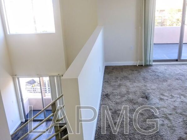 6816 Independence Ave APT 302