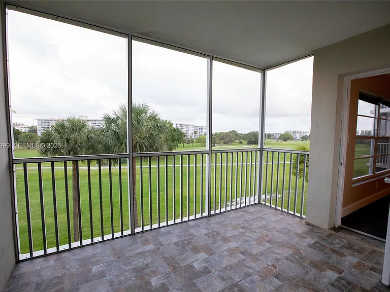 2850 N Palm Aire Dr #404 — Photo 15