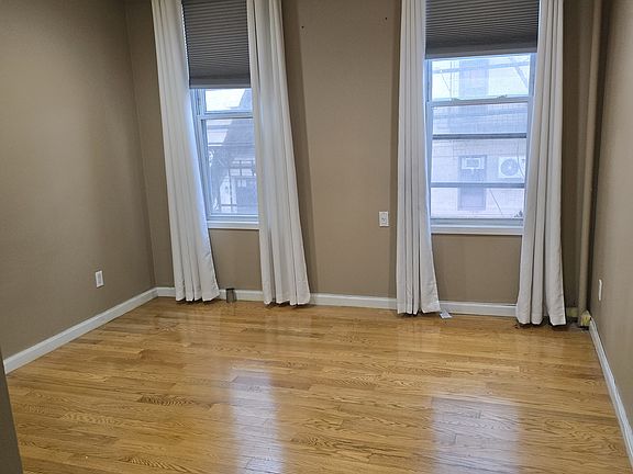 5th image of 12-34 31st Dr Floor 2