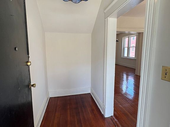 4th image of 2600 Kensington Ave #500-502