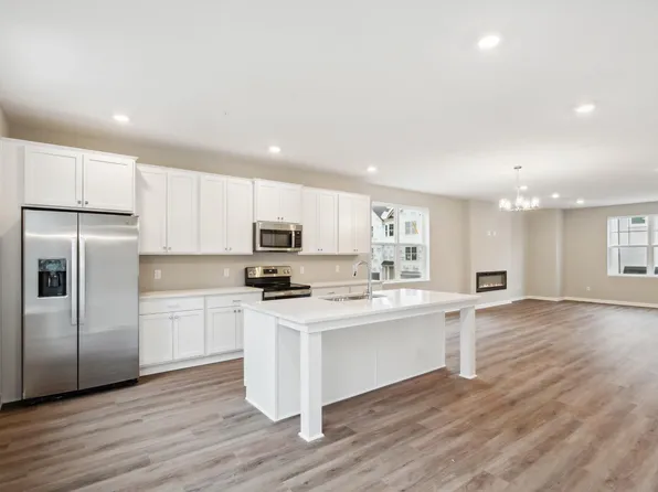7680 Cruise Way, Inver Grove Heights, MN 55076