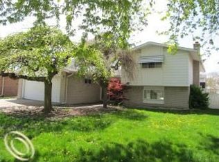 12196 Dorset Ct, Southgate, MI
