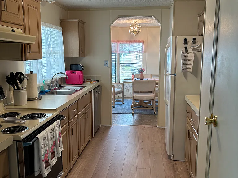 7100 SE Carrotwood Ln — Photo 4